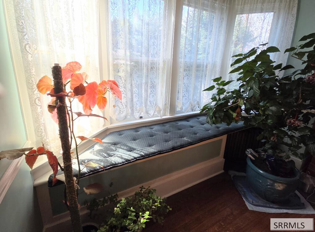 2015 St Clair Avenue Property Photo 20
