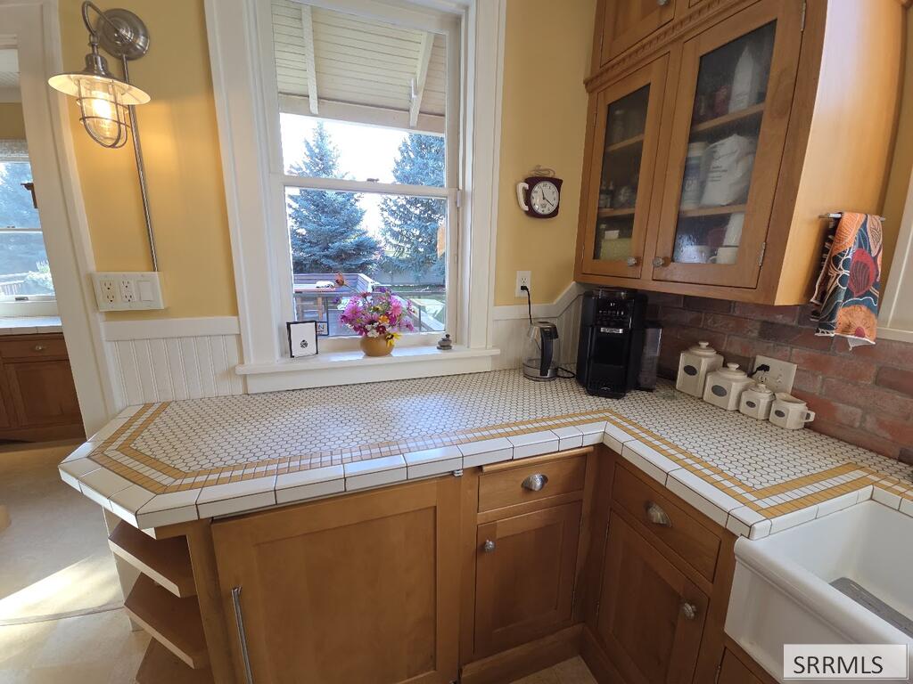 2015 St Clair Avenue Property Photo 25