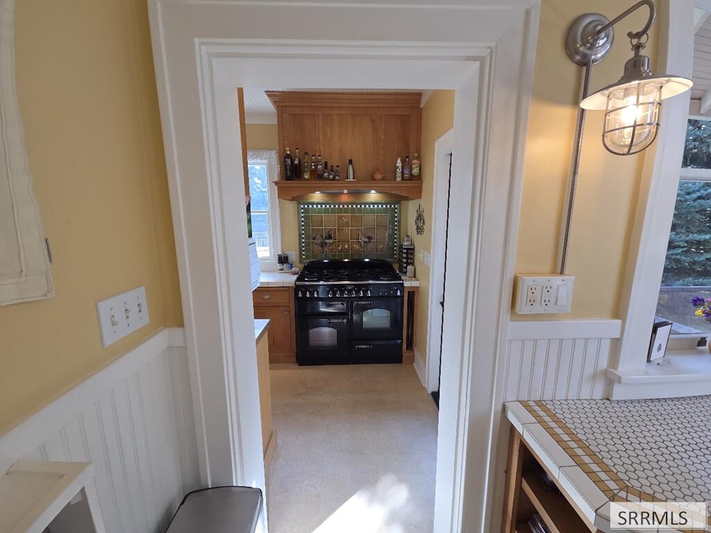 2015 St Clair Avenue Property Photo 27