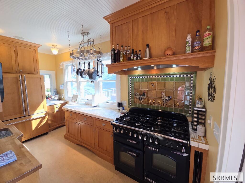 2015 St Clair Avenue Property Photo 28