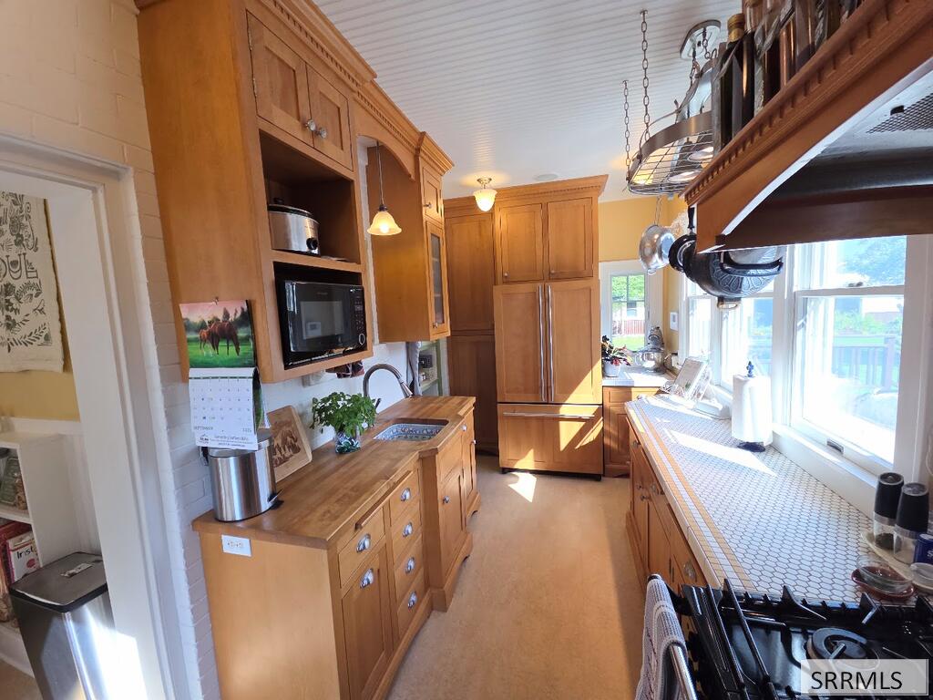 2015 St Clair Avenue Property Photo 29