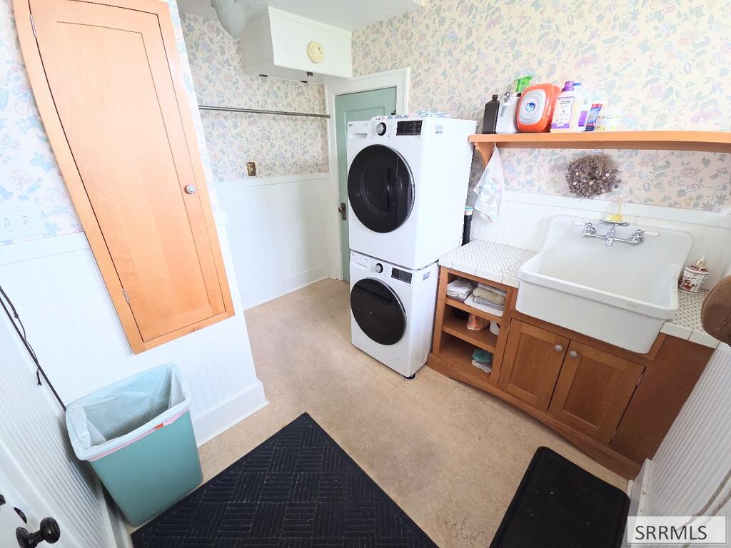 2015 St Clair Avenue Property Photo 37