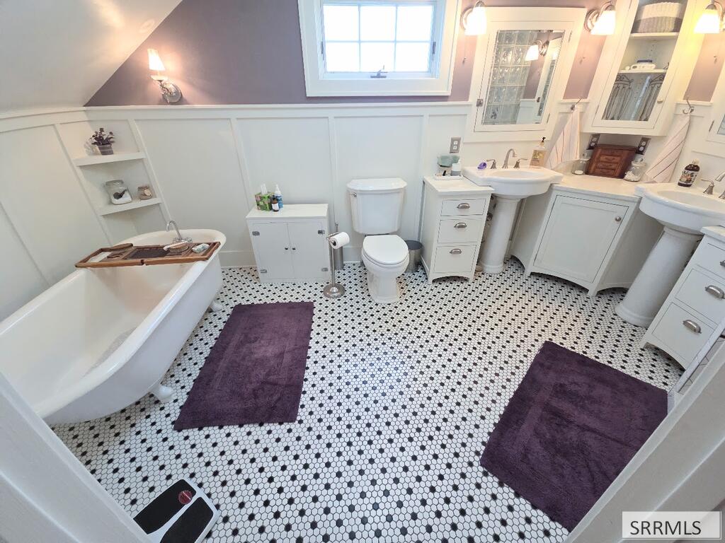 2015 St Clair Avenue Property Photo 53