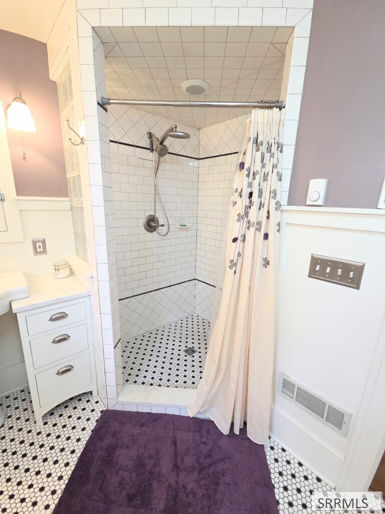 2015 St Clair Avenue Property Photo 56