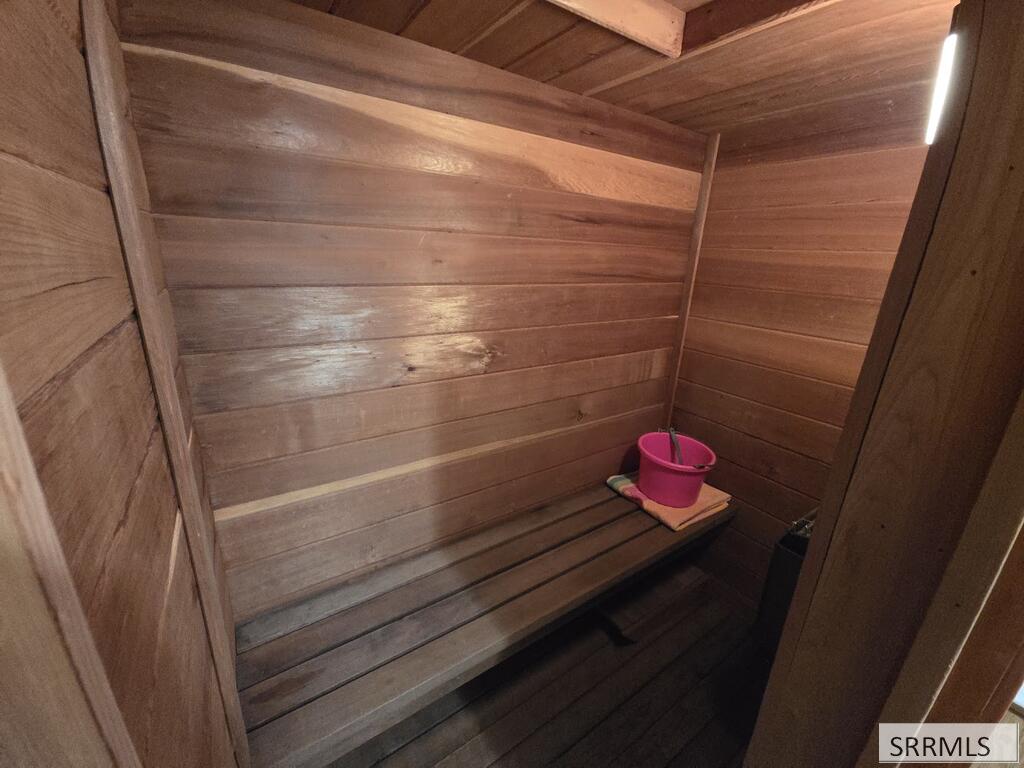 2015 St Clair Avenue Property Photo 64