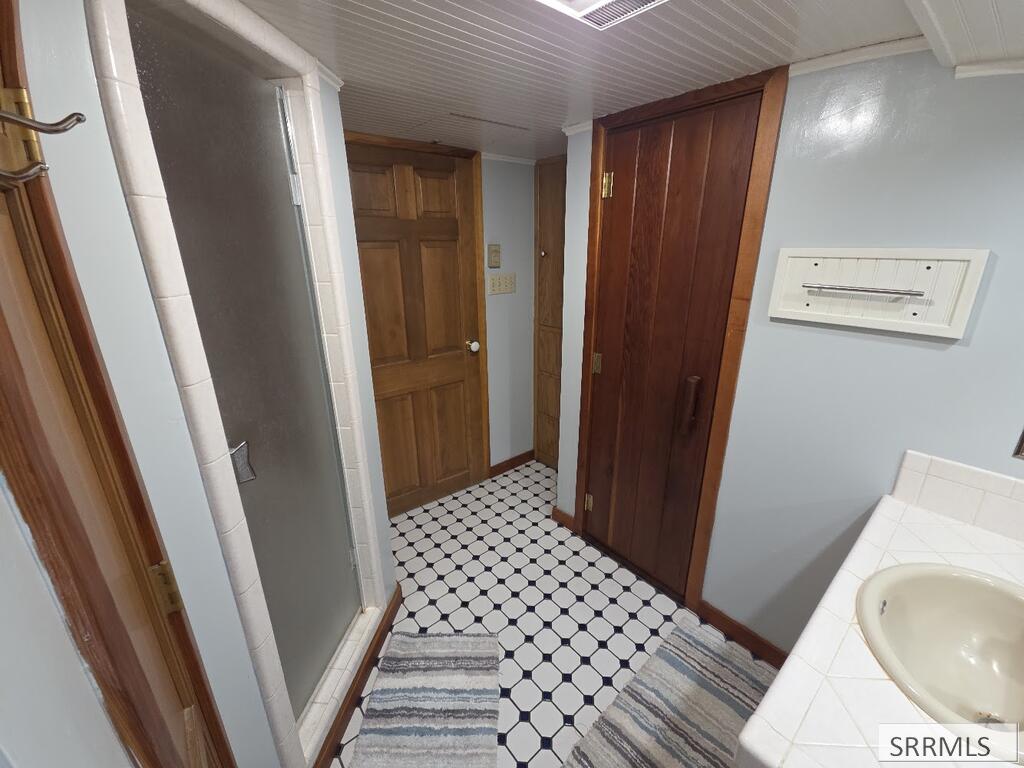 2015 St Clair Avenue Property Photo 68