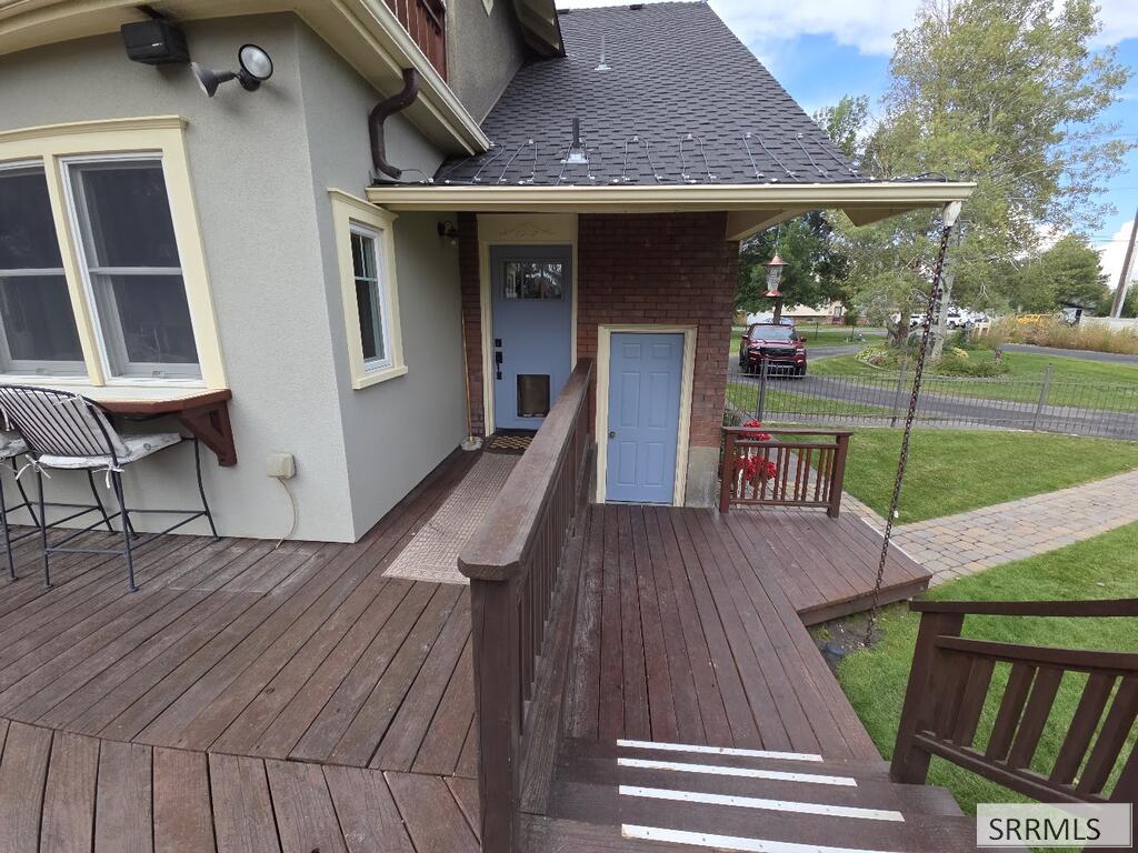 2015 St Clair Avenue Property Photo 75