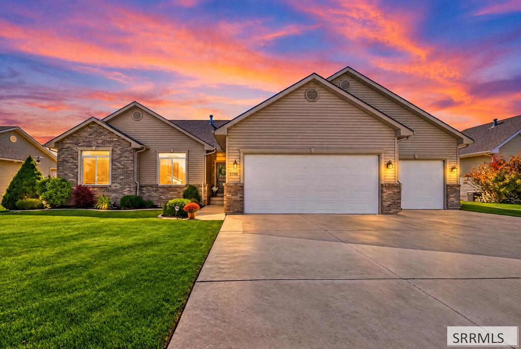 1798 Sunny Pine Way Property Photo 1