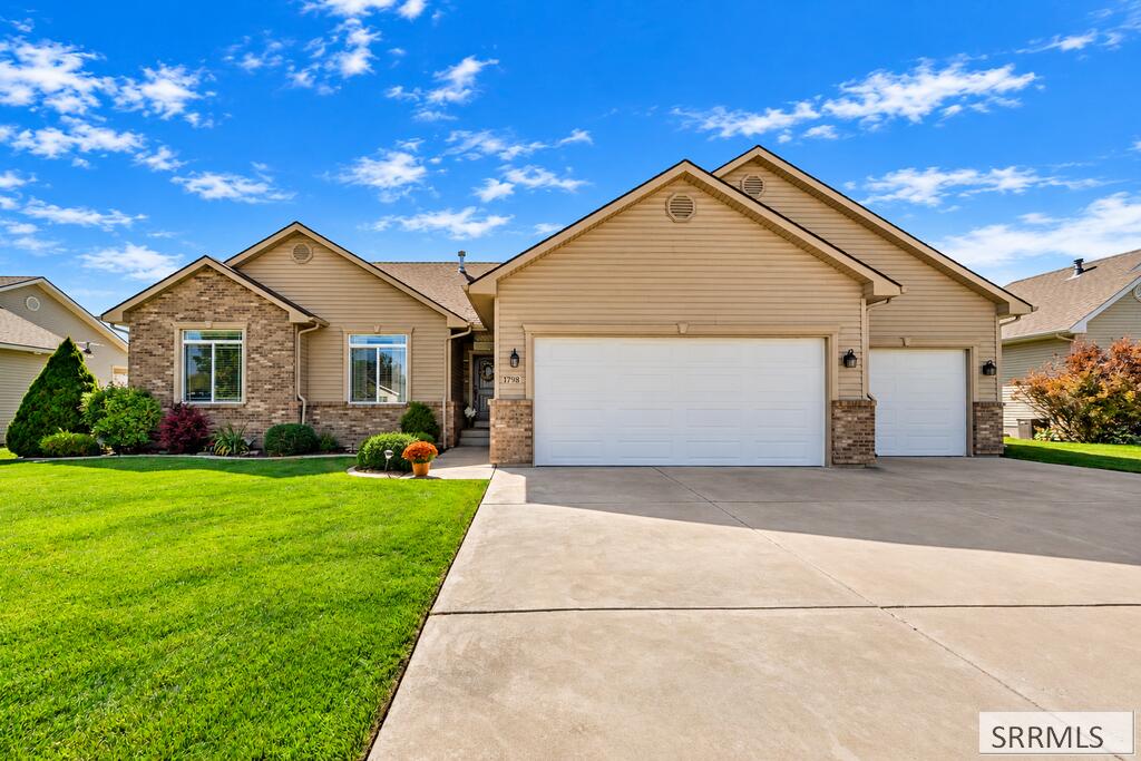 1798 Sunny Pine Way Property Photo 4