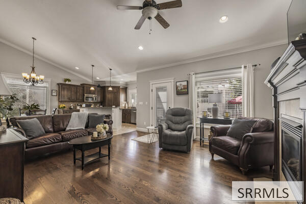 1798 Sunny Pine Way Property Photo 6