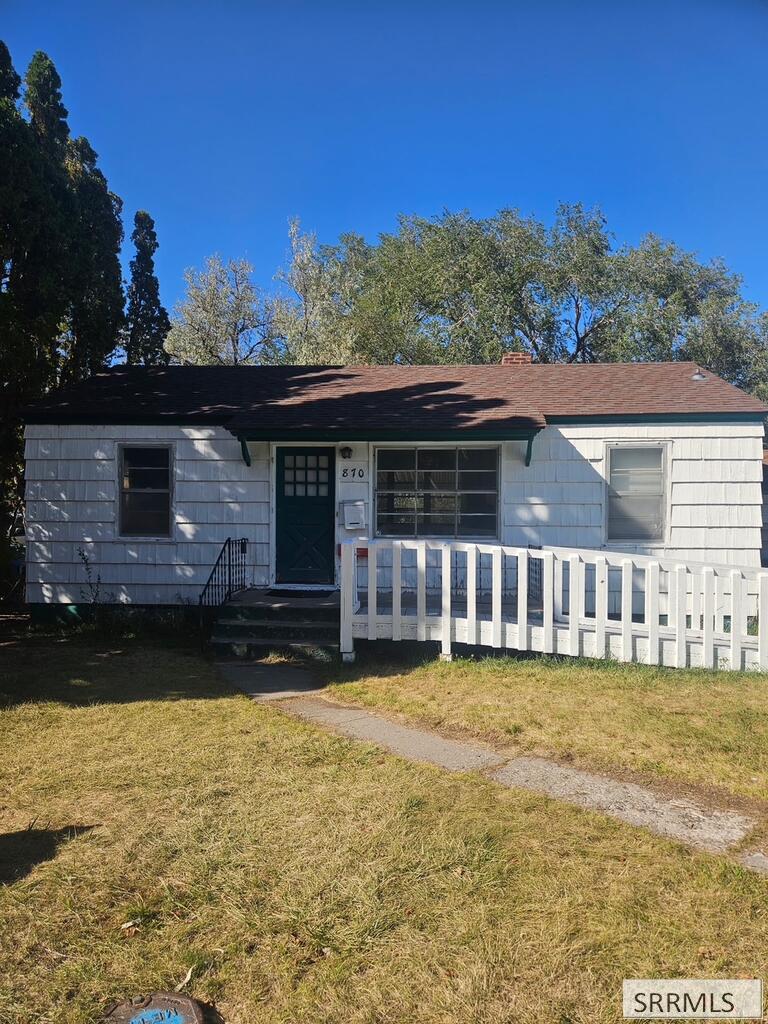 870 Highland Blvd Property Photo 1
