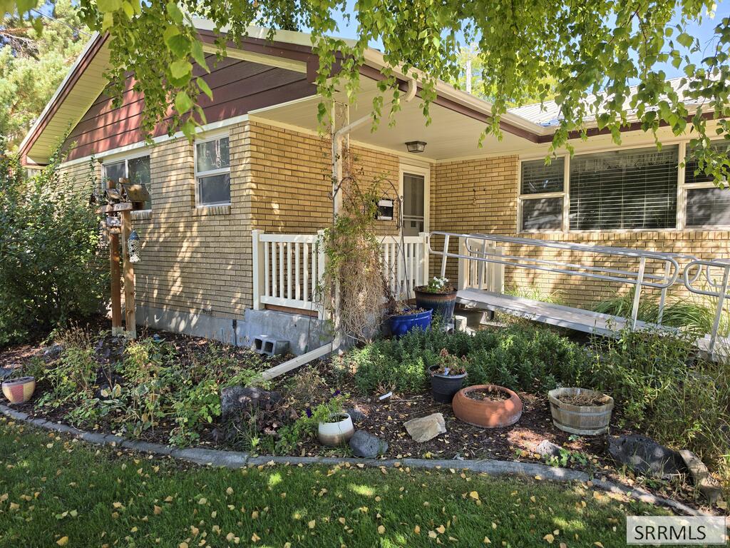 286 Pinon Drive Property Photo 2
