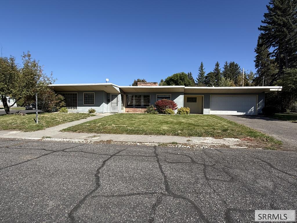 48 N 5th E Property Photo 2
