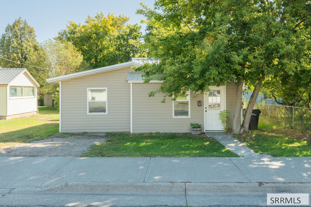 1078 Blaine Avenue Property Photo 1