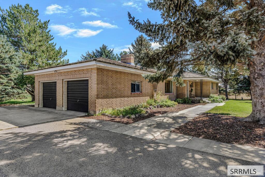 939 S 45th E Property Photo 42