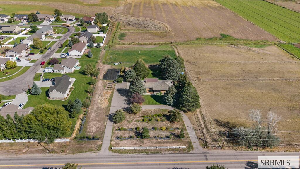 939 S 45th E Property Photo 46