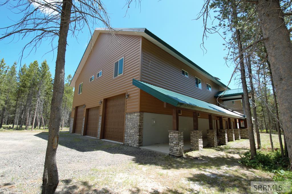 4460 Brody's Cove Property Photo 3