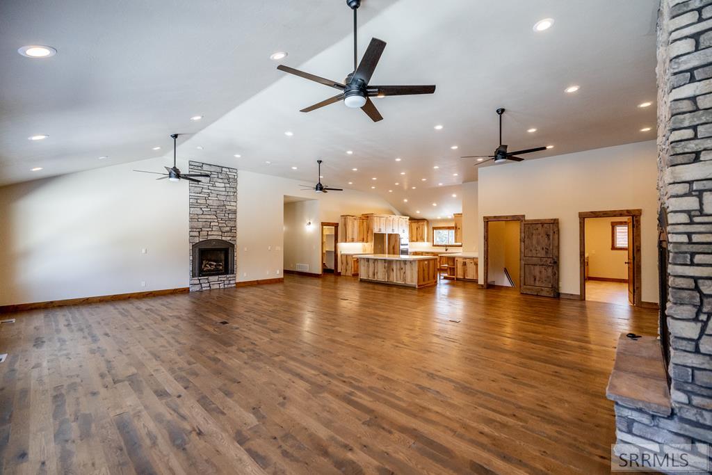 4460 Brody's Cove Property Photo 8