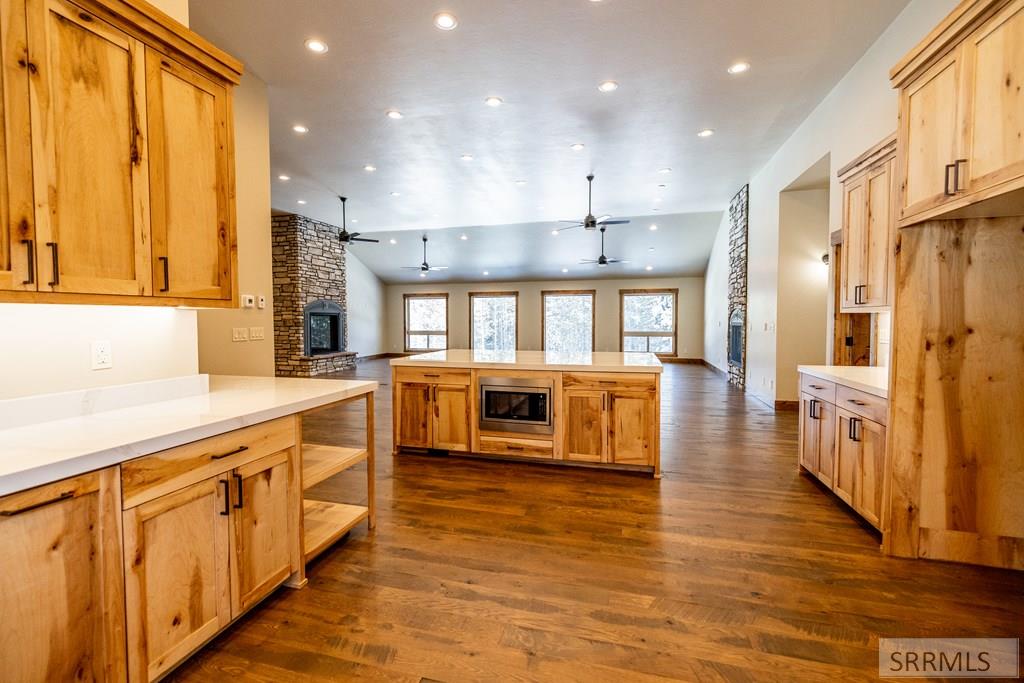4460 Brody's Cove Property Photo 9