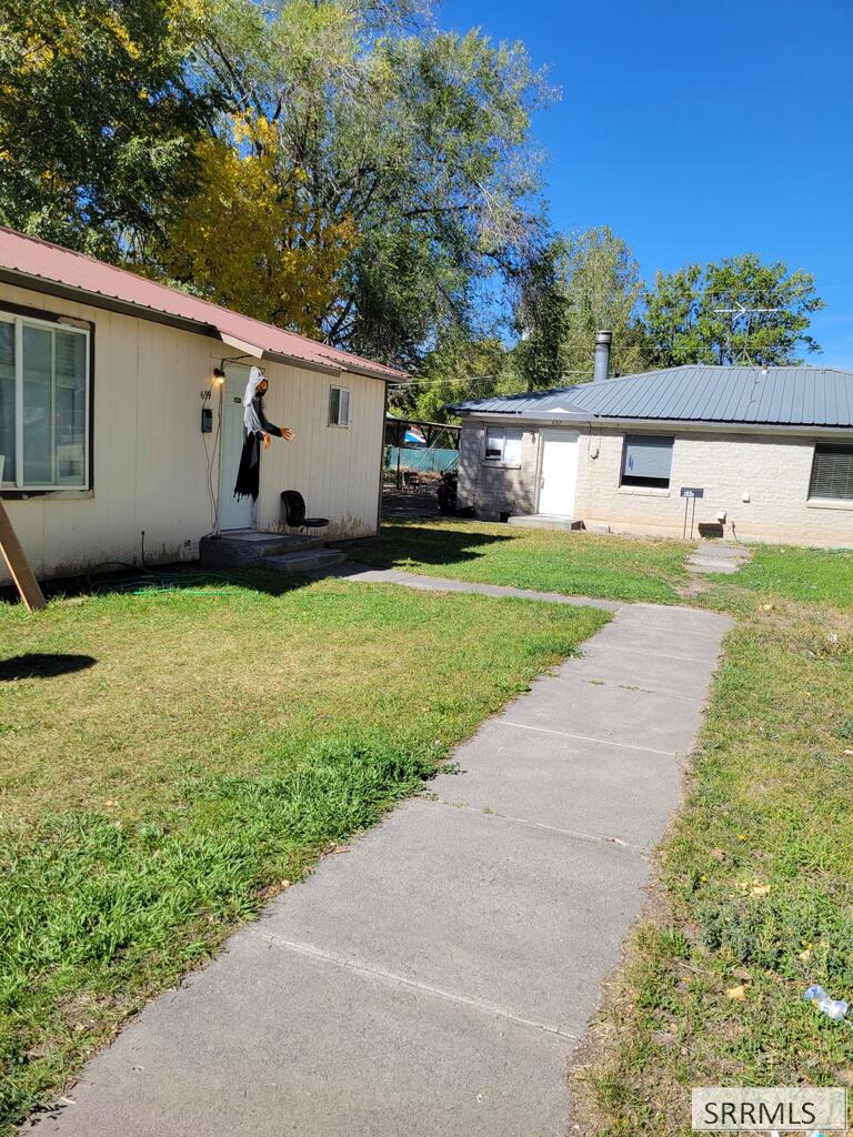 695 S Stout Property Photo 2