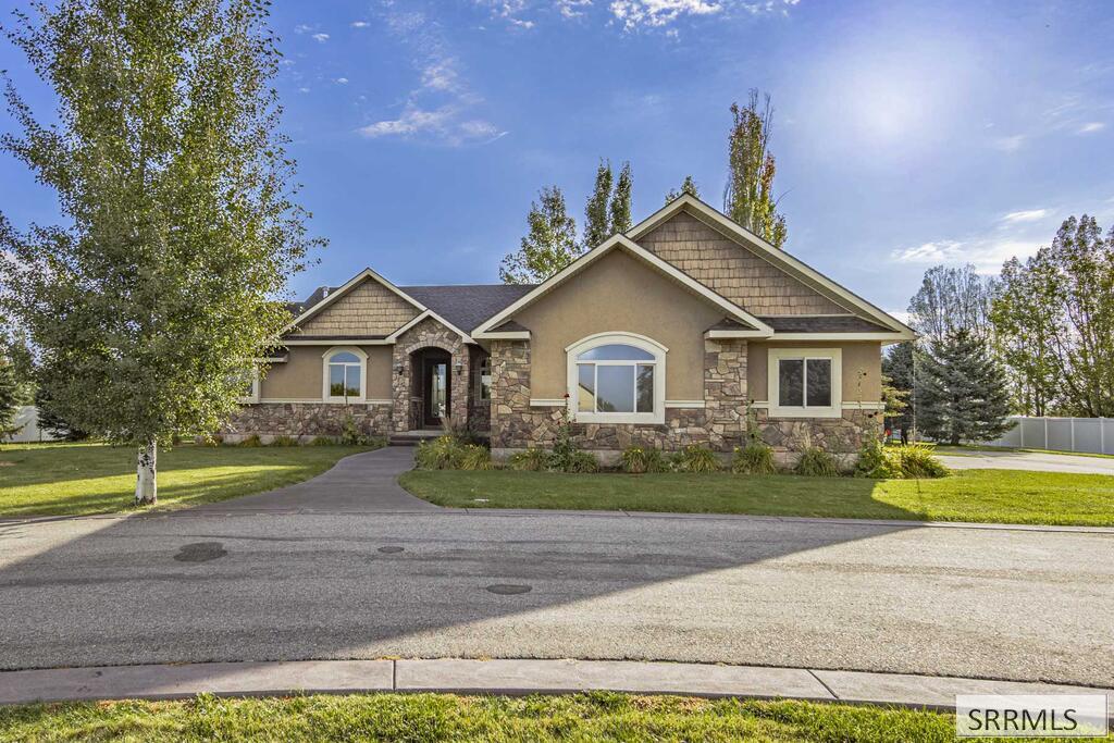 102 N 3918 E Property Photo 1
