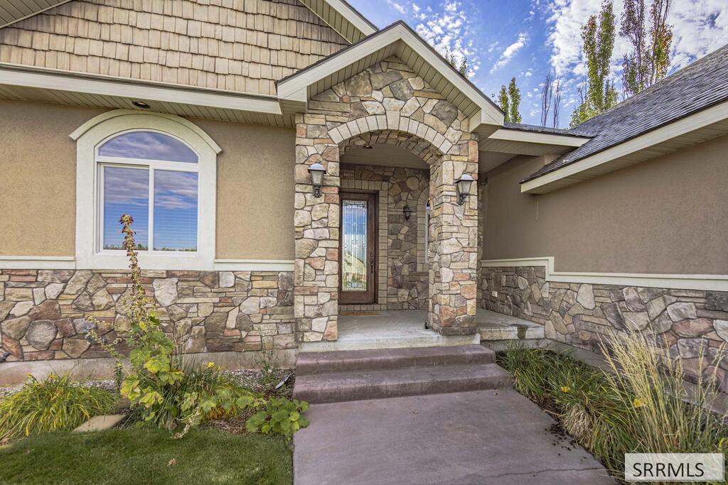 102 N 3918 E Property Photo 5