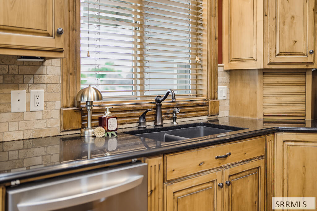 102 N 3918 E Property Photo 17