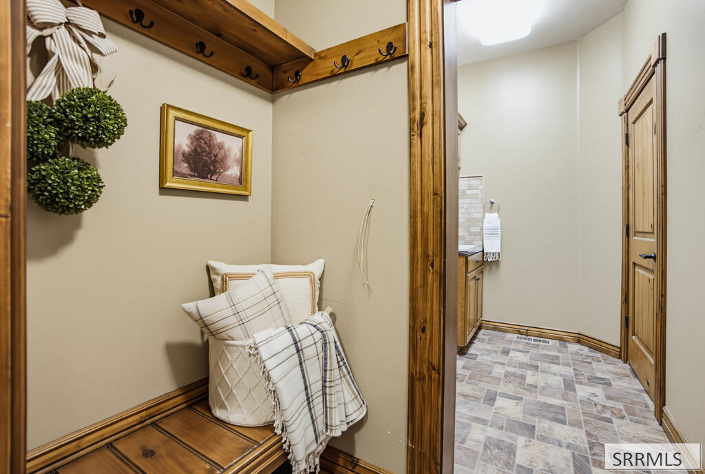 102 N 3918 E Property Photo 24