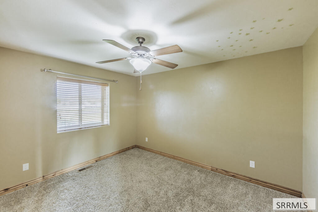 102 N 3918 E Property Photo 46