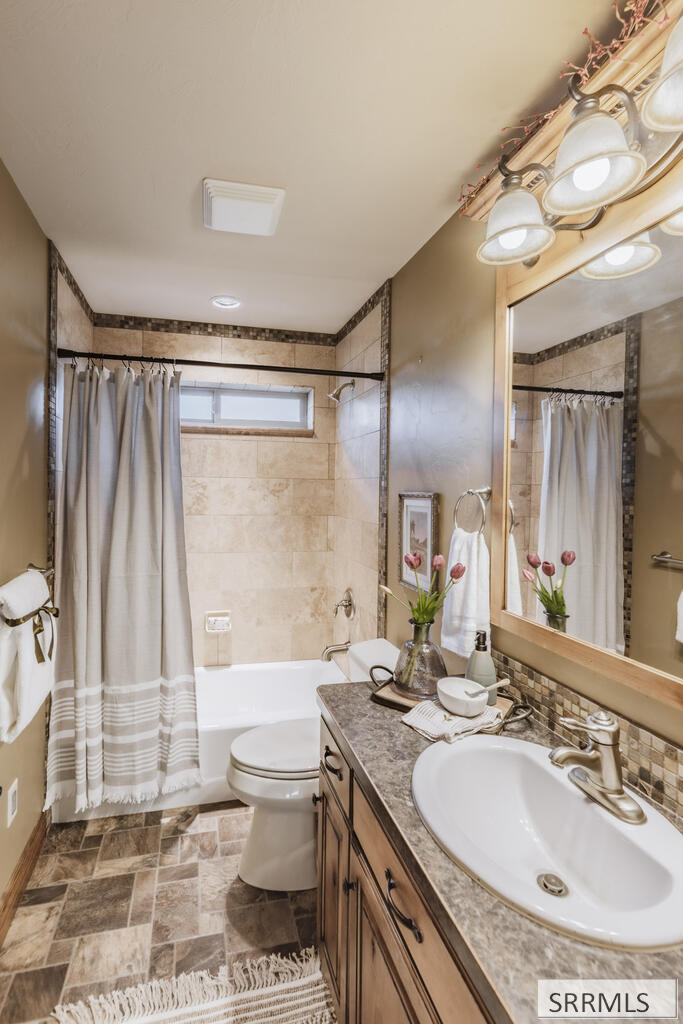 102 N 3918 E Property Photo 49