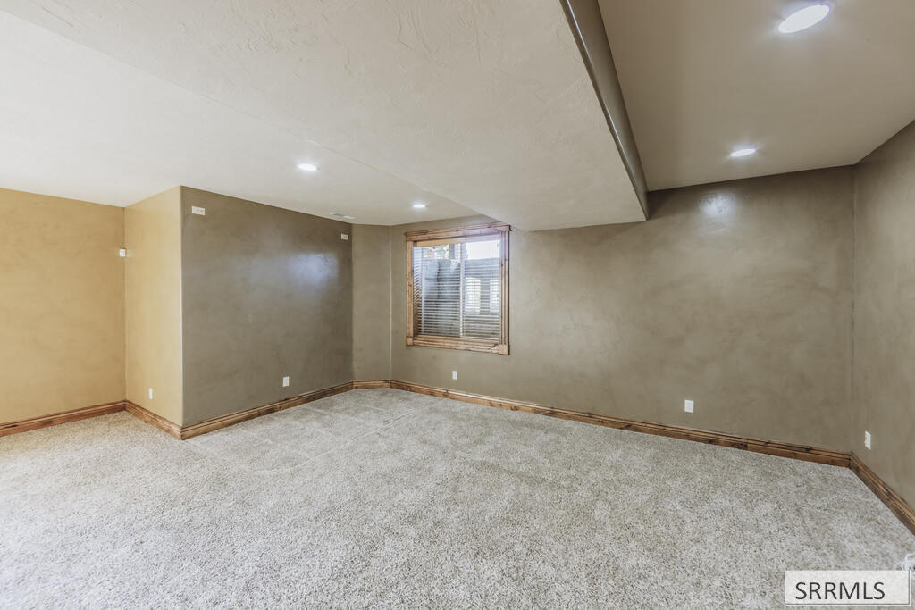 102 N 3918 E Property Photo 63