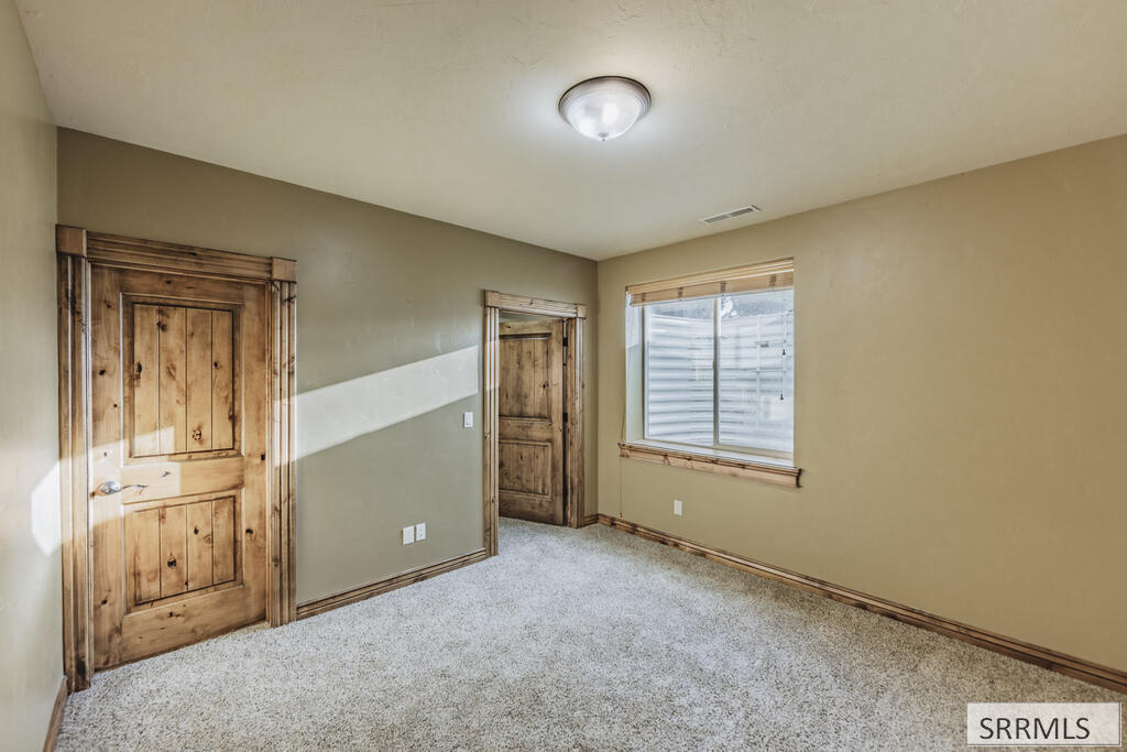102 N 3918 E Property Photo 68