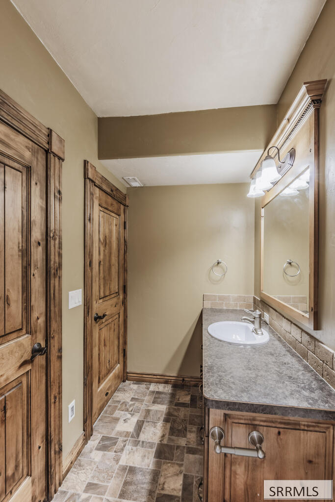 102 N 3918 E Property Photo 71