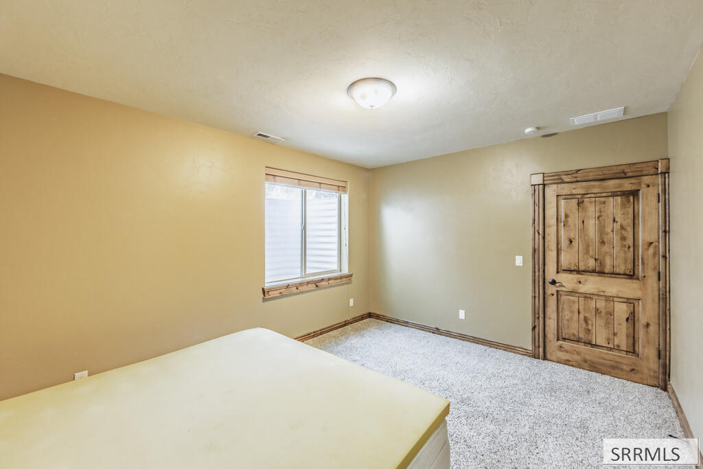 102 N 3918 E Property Photo 75