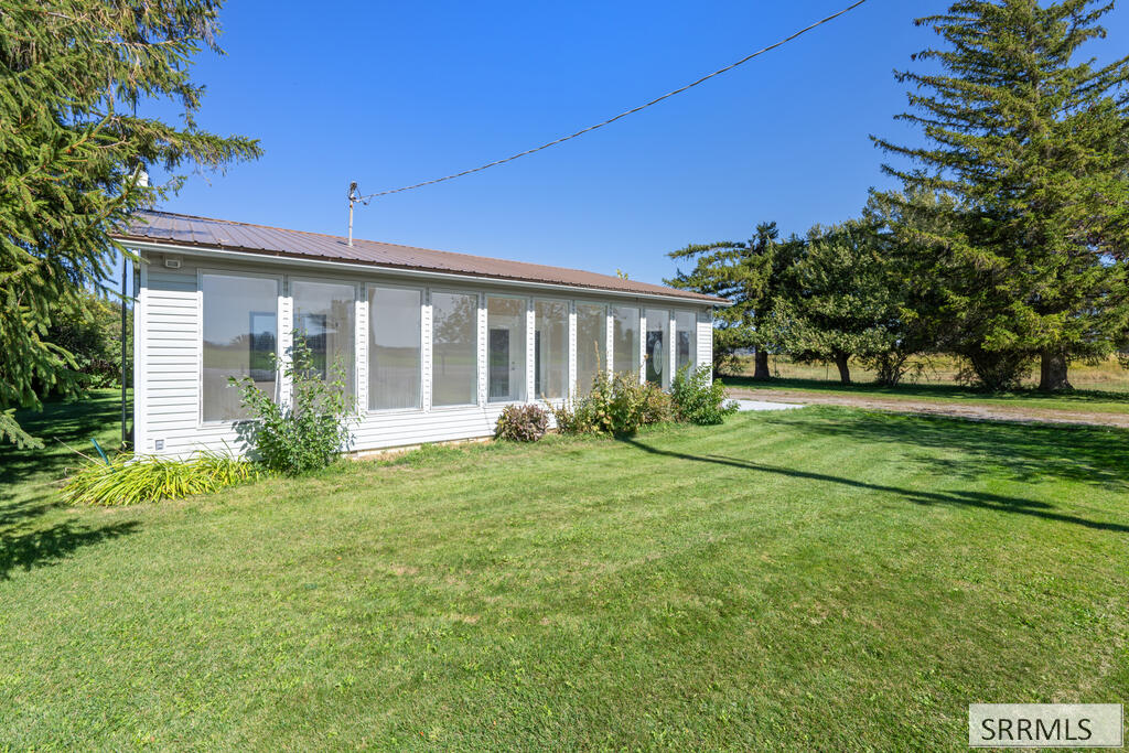 3695 E 700 N Property Photo 5