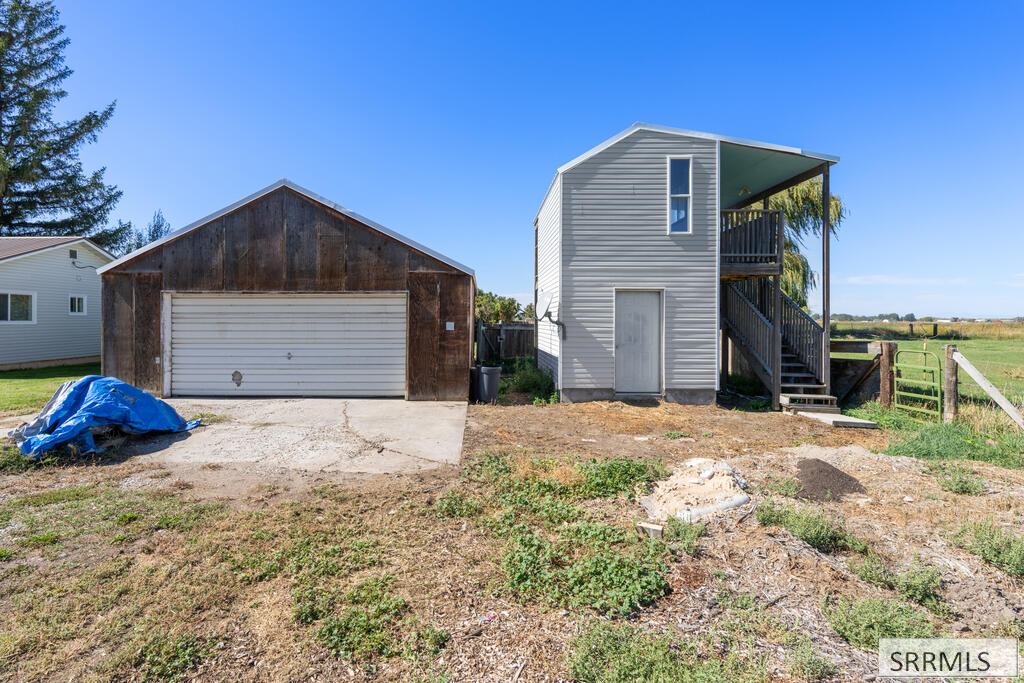 3695 E 700 N Property Photo 9