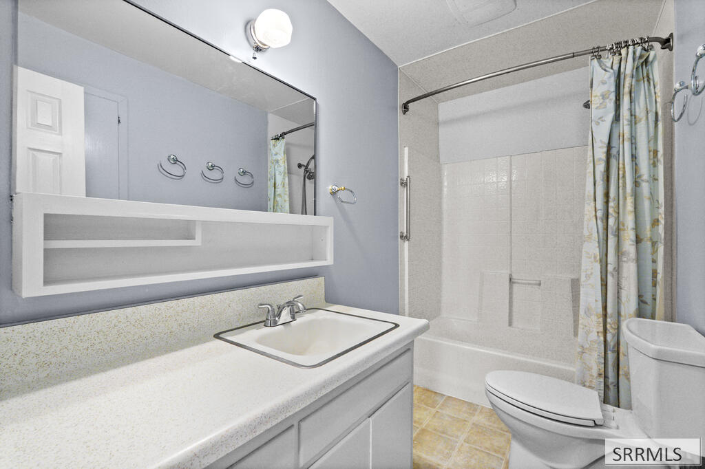 3695 E 700 N Property Photo 45