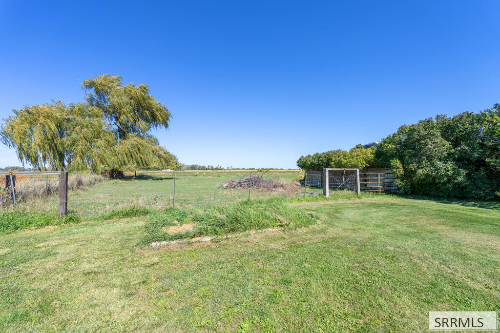 3695 E 700 N Property Photo 59