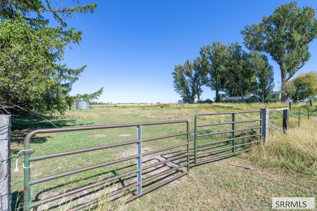 3695 E 700 N Property Photo 71