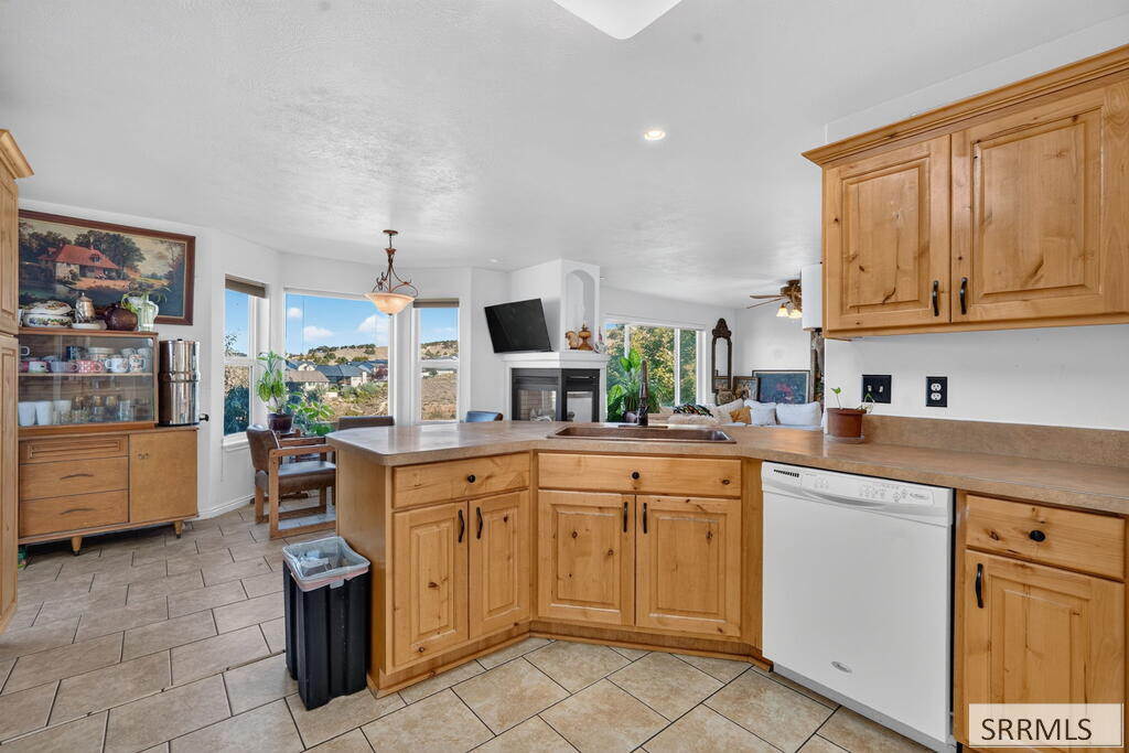 2666 Castle Peak Way Property Photo 10