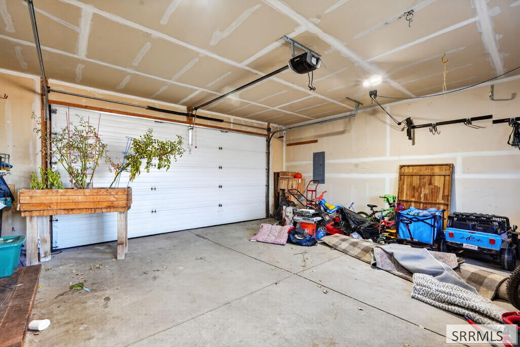 2666 Castle Peak Way Property Photo 38