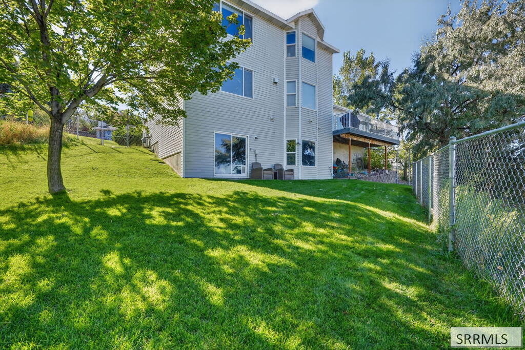 2666 Castle Peak Way Property Photo 45
