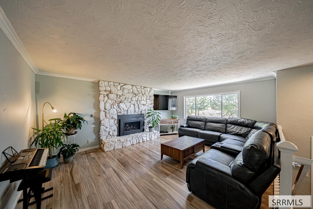 561 E 1200 N Property Photo 13