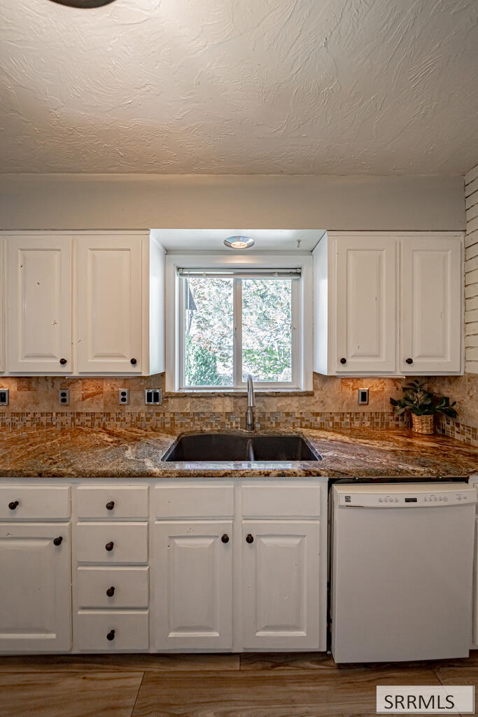 561 E 1200 N Property Photo 19
