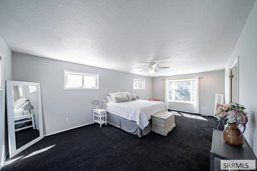 561 E 1200 N Property Photo 26