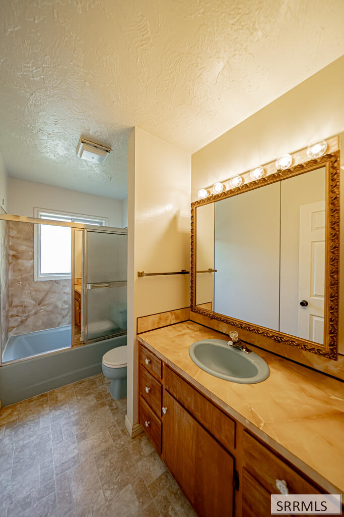 561 E 1200 N Property Photo 38
