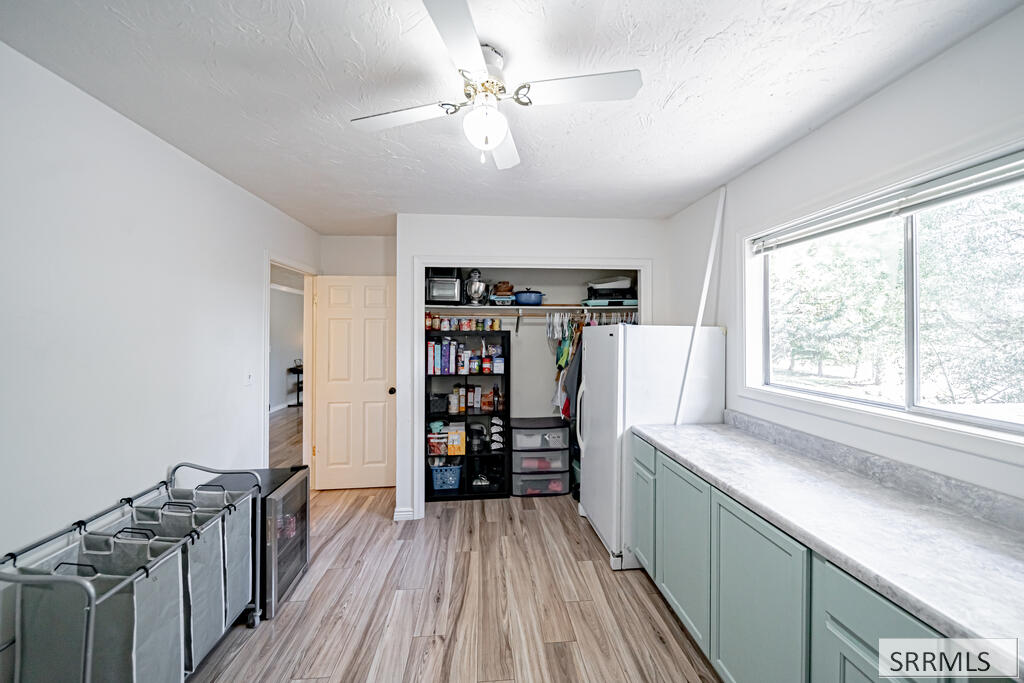 561 E 1200 N Property Photo 40