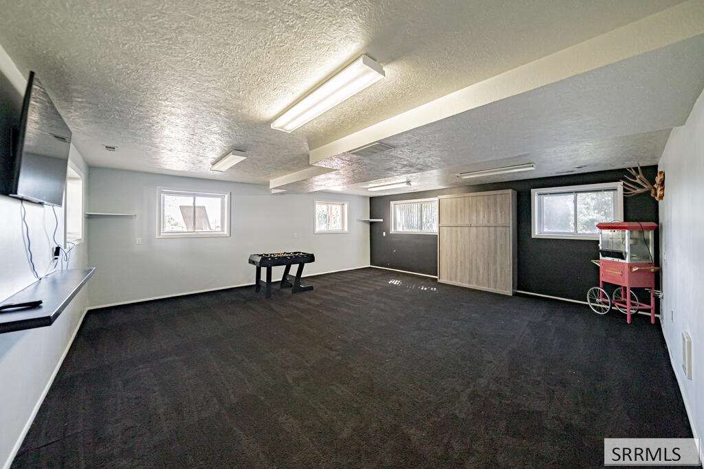 561 E 1200 N Property Photo 42