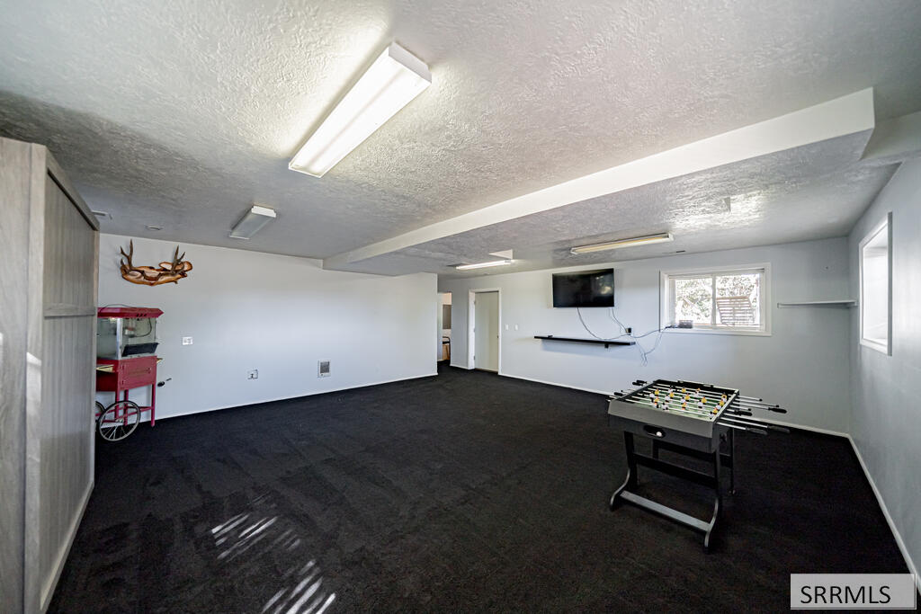 561 E 1200 N Property Photo 43