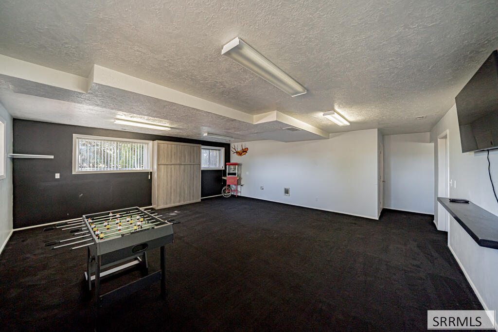 561 E 1200 N Property Photo 44